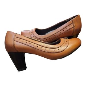 Jess up light brown women's heels size 36 (6) Excellent condition!